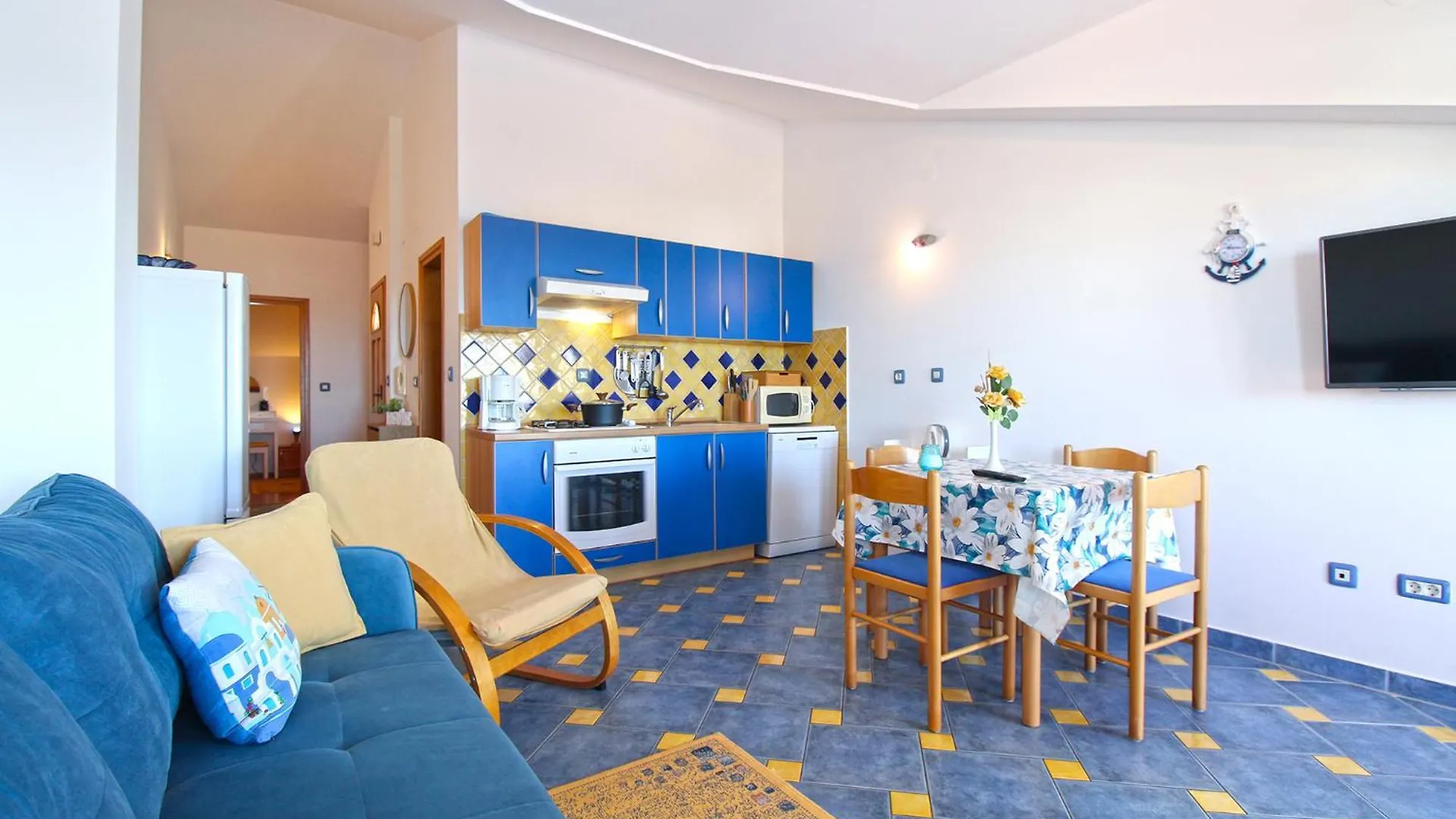 Apartments Kristina 1531 Pola