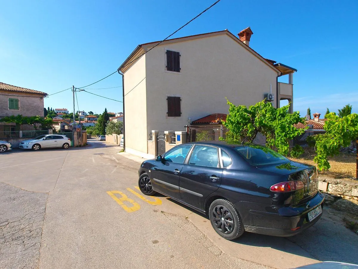 Apartments Kristina 1531 Pola
